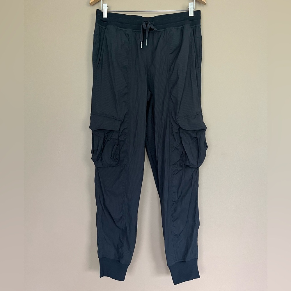{Lululemon} Dance Studio Relaxed-Fit Mid-Rise Cargo Jogger in Black - Medium